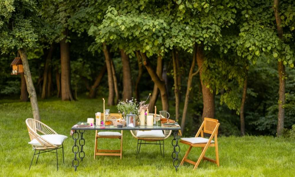 Outdoor Dining Table Decor Ideas