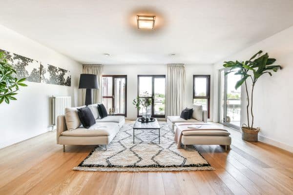 Color and Pattern Coordination for Layer Rugs in the Living Room